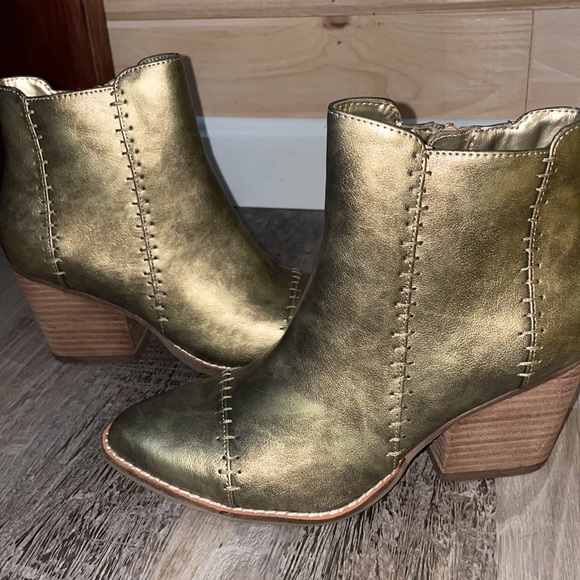 Coconuts by Matisse Elaine Gold Booties Womens Size 8M - Picture 7 of 10